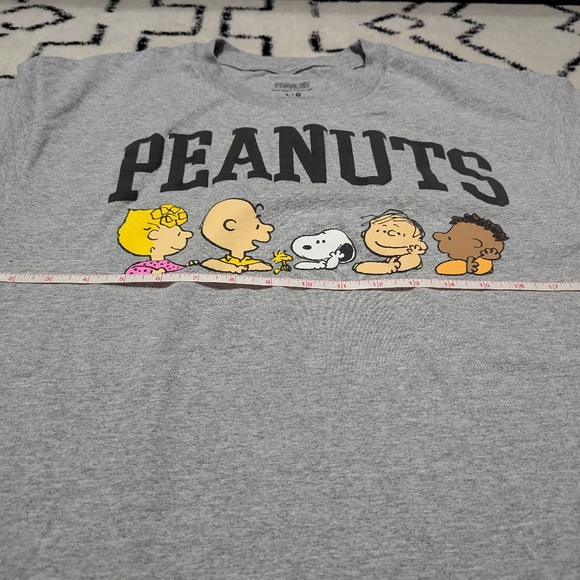 Peanuts College Tshirt - Picture 3 of 4
